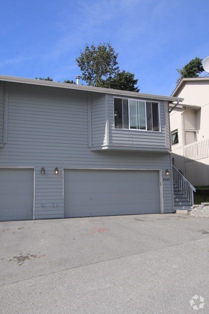 Building Photo - 3 Bedroom Eagle River Condo w/ Fenced Back...