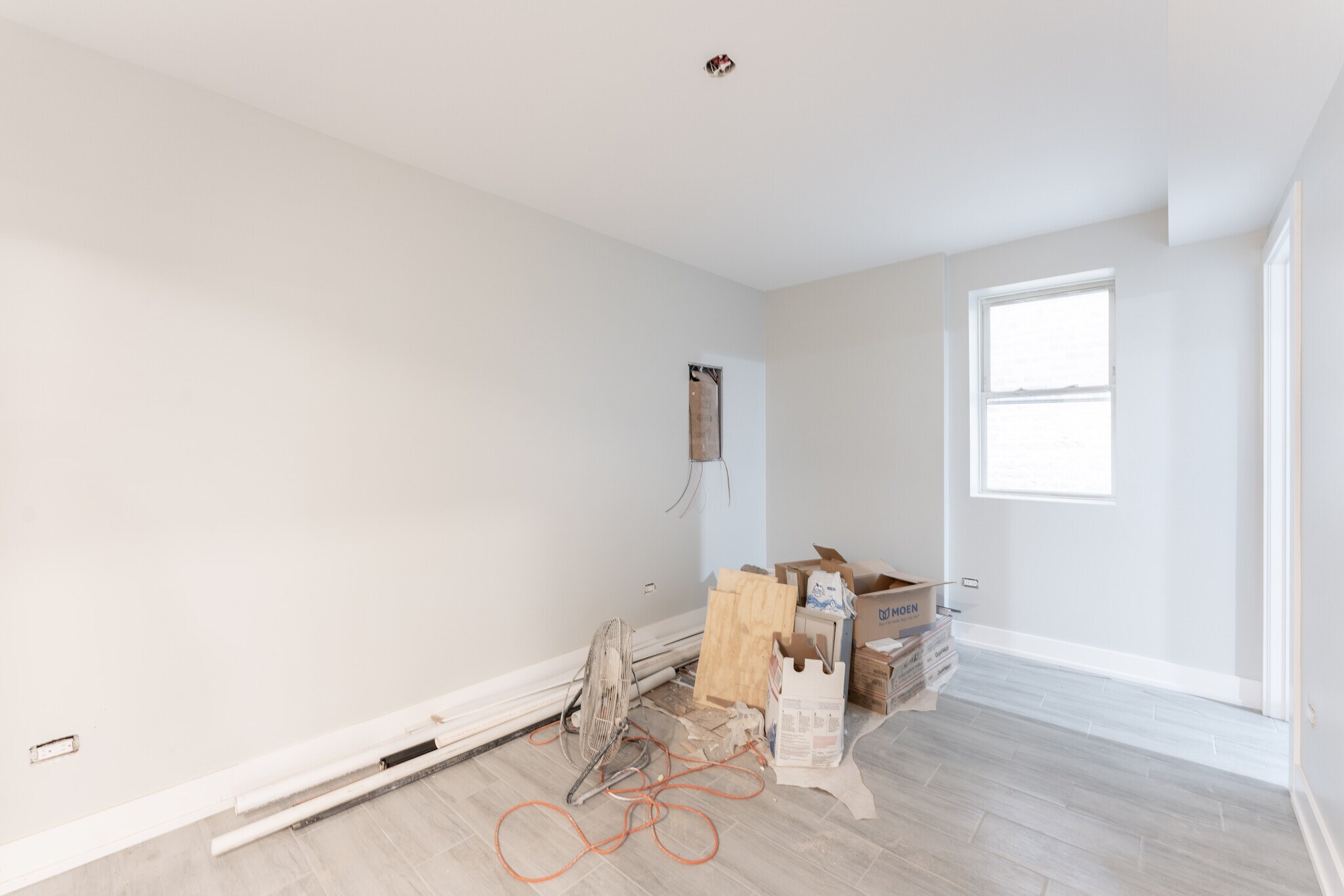 Building Photo - 1458 W Chestnut St