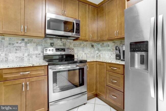 Building Photo - 7415 Salford Ct