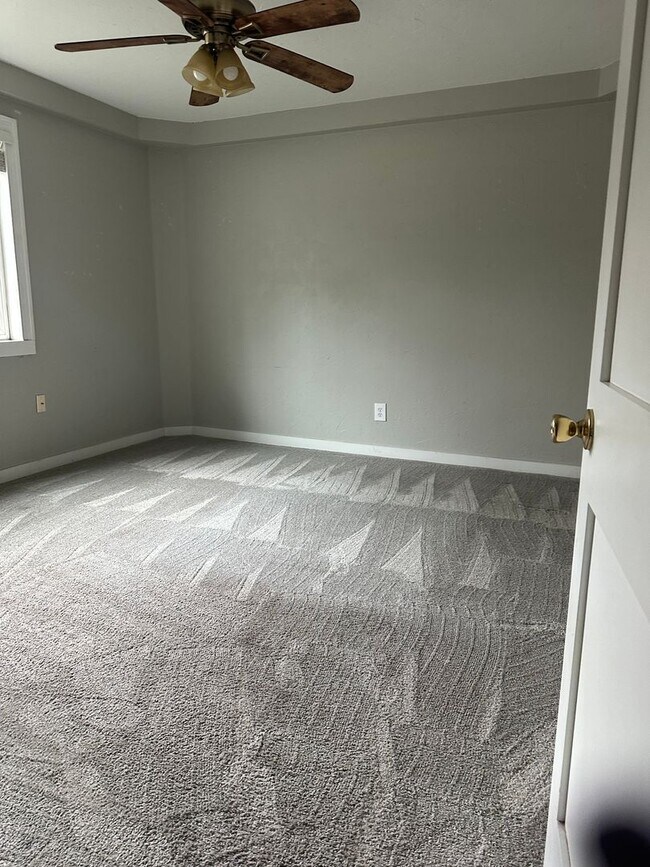 Building Photo - Beautiful one bedroom apartment close to N...