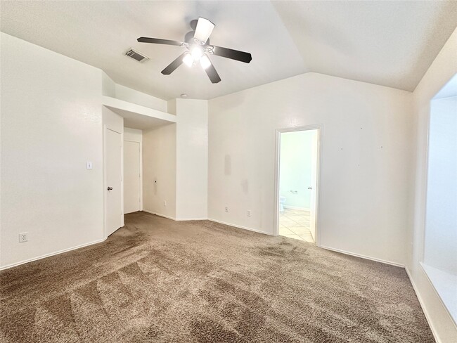 Building Photo - 11023 KNOBBLEY Oak Ct