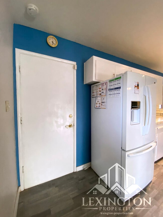 Building Photo - Beautiful, 3BD/2BA, Home available in Sacramento off Madison Ave. and Auburn Blvd.