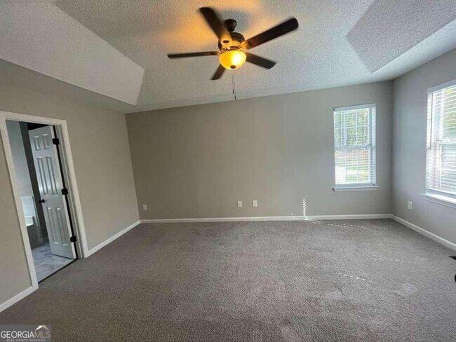 Building Photo - 2200 Burdett Ridge Dr