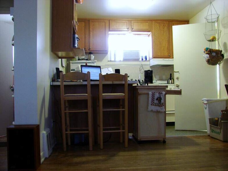 Building Photo - 2010 Dexter Ave