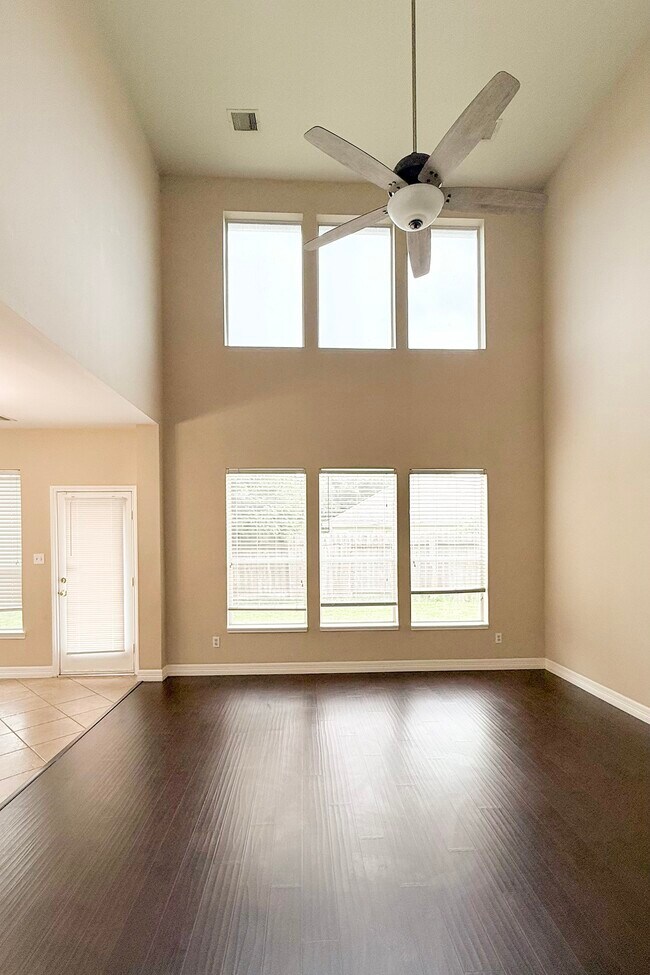 Building Photo - 20810 Balmoral Glen Ln