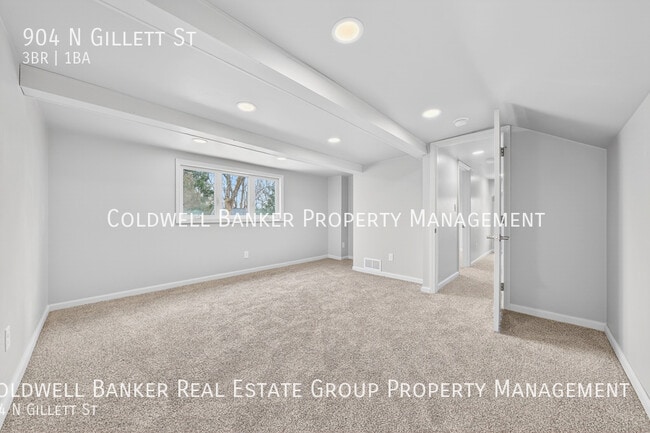 Building Photo - 904 N Gillett St