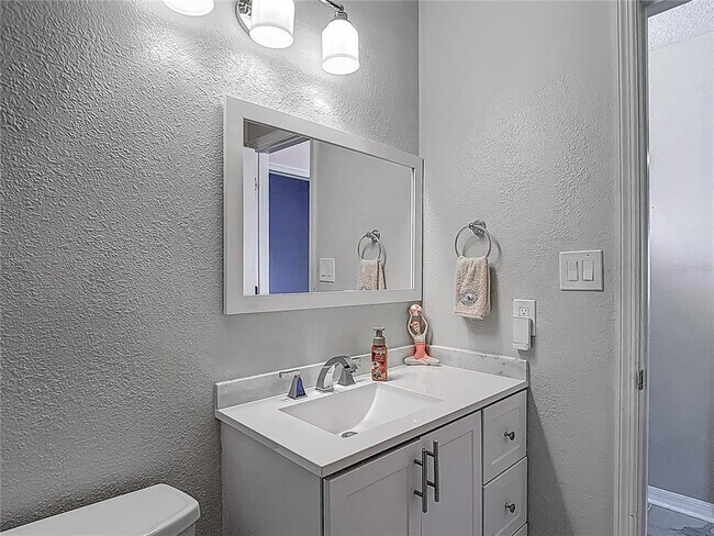 Building Photo - 3611 Pine Knot Dr