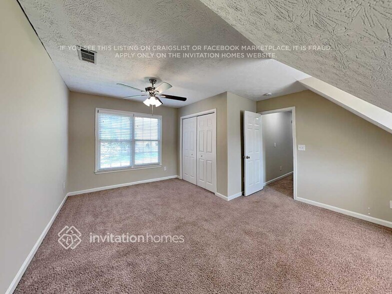 Building Photo - 3925 Riversong Dr NW