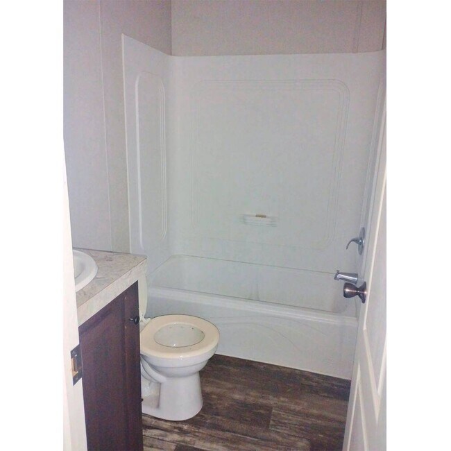 Building Photo - 1520 Nancys Dr