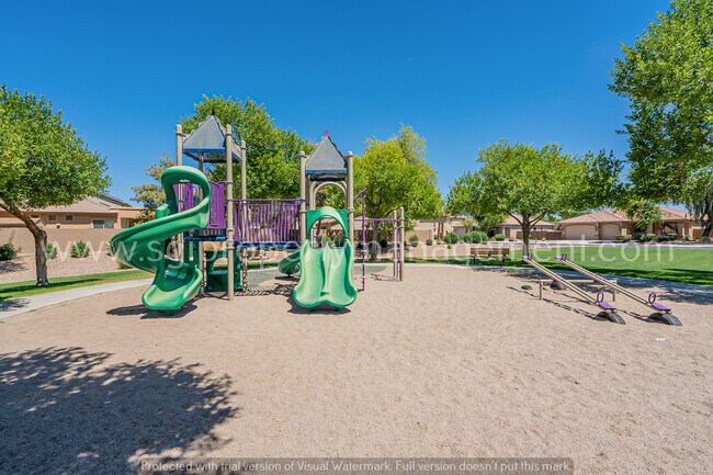 Building Photo - Beautiful split floorplan in a great neigh...