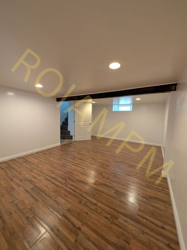 Building Photo - Spacious 4 Bed 2 Bath Home Near CSI – RV H...