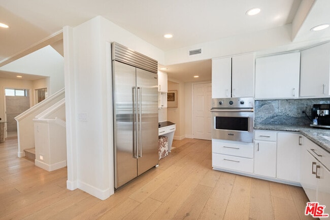 Building Photo - 31271 Bailard Rd