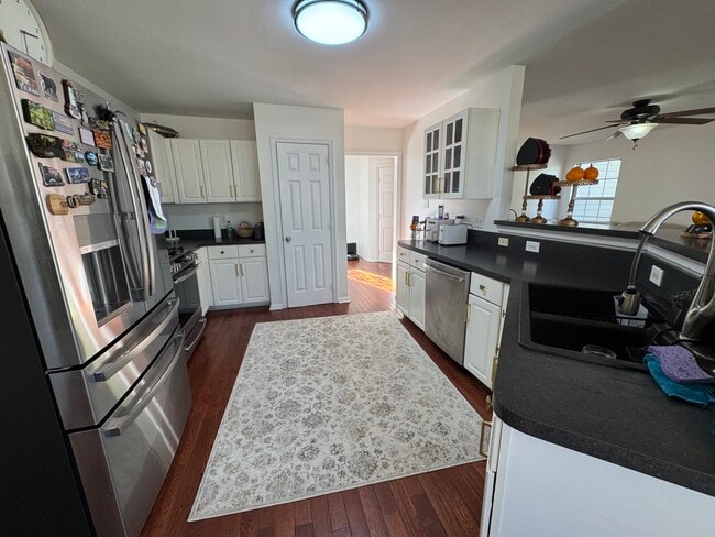 Building Photo - 4233 Rosewood Ct