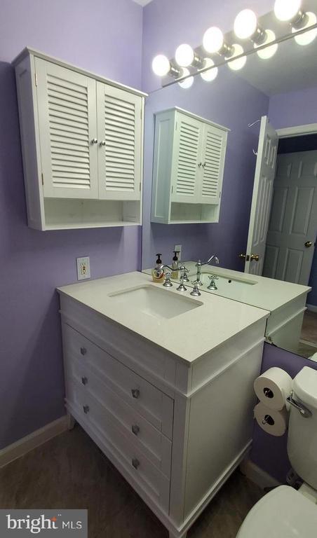 Building Photo - 8202 Catbird Cir