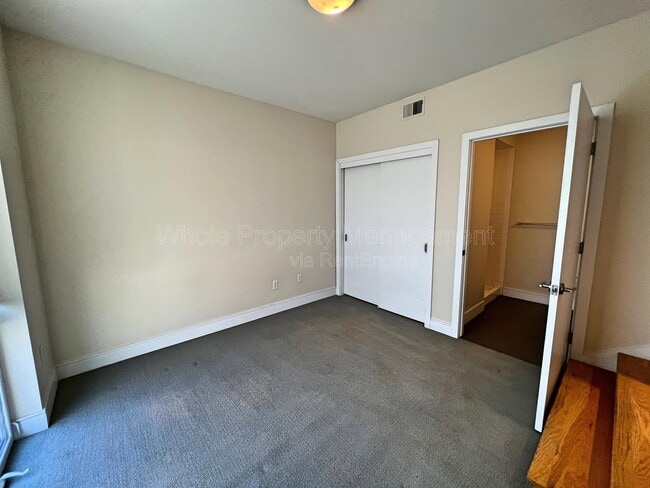 Building Photo - 2403 Bryant St