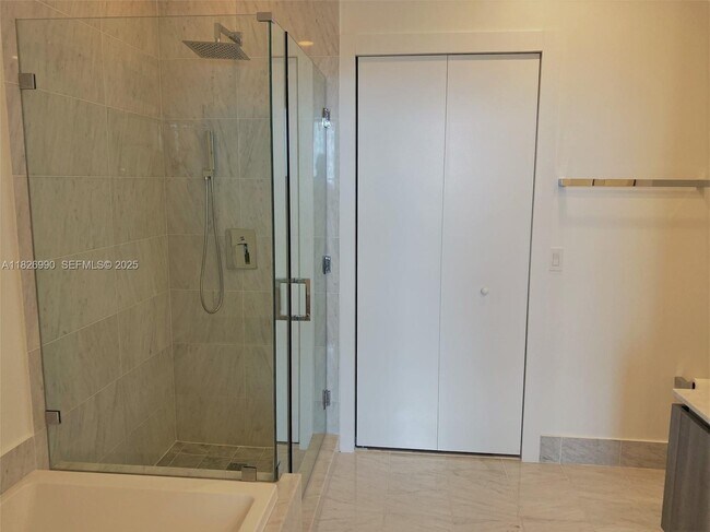 Building Photo - 801 S Miami Ave