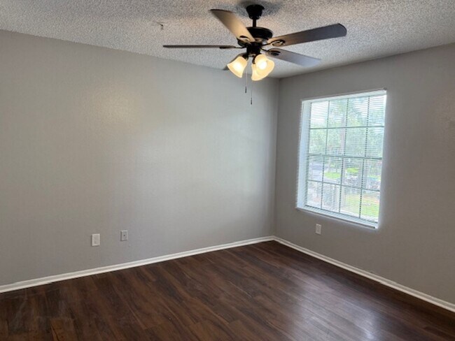 Building Photo - 208 Afton Square