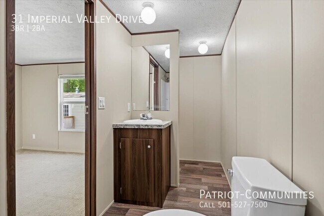 Building Photo - 31 Imperial Valley Dr