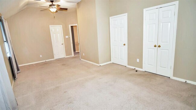 Building Photo - 2808 White Oak Ln