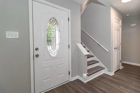 Building Photo - 305 Hazelnut Dr
