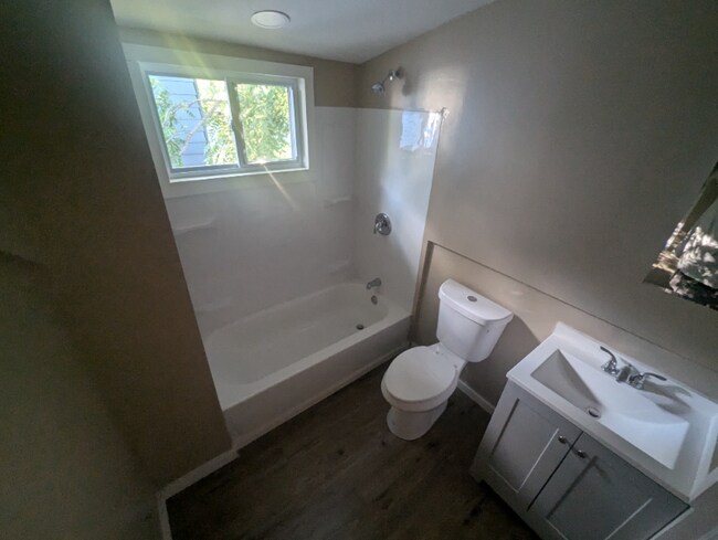 Building Photo - 410 W 23rd St