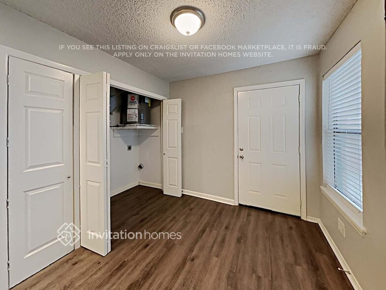 Building Photo - 2036 Pheasant Dr