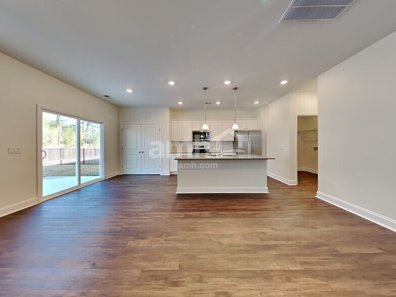 Building Photo - 127 Anthurium Dr