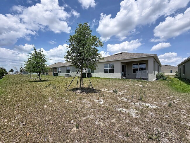 Building Photo - 1880 Basenji Dr