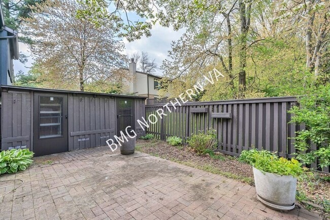 Building Photo - 1790 Ivy Oak Square