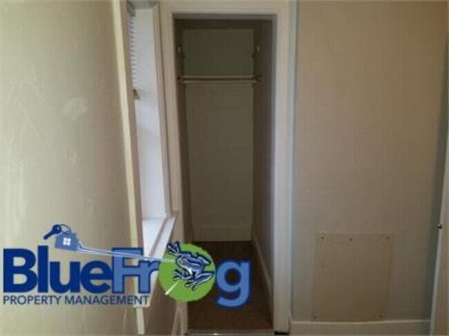 Building Photo - 907 Kellogg St