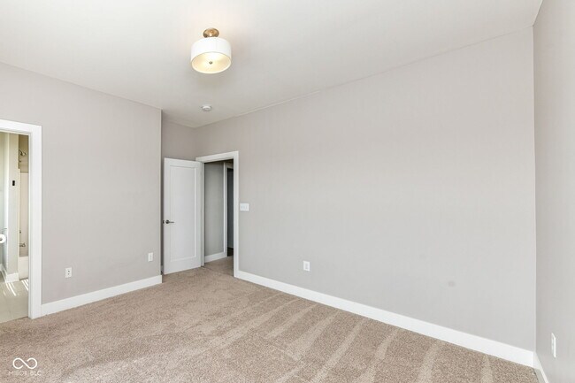 Building Photo - 2579 Filson St
