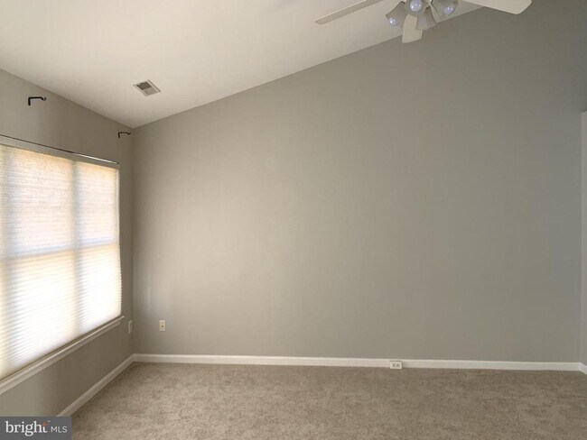 Building Photo - 3384 Governors Crest Ct