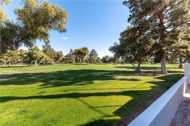 Building Photo - 2845 Queens Courtyard Dr