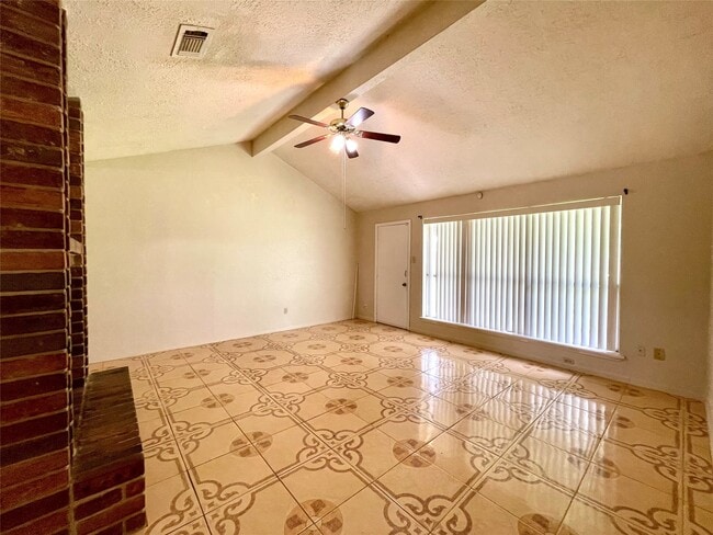 Building Photo - 6310 Star Lake Dr