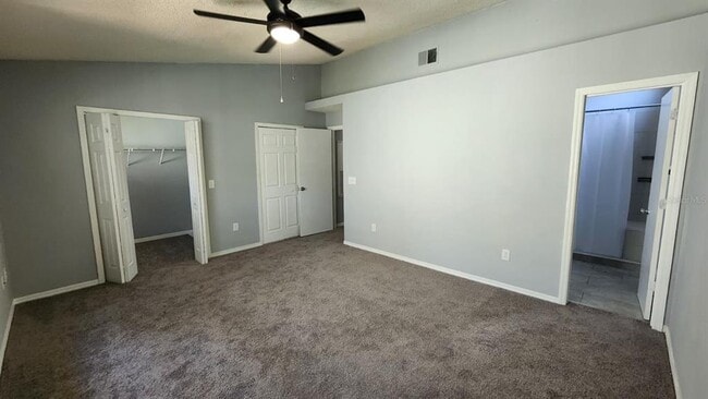 Building Photo - 5990 Braemar Pl