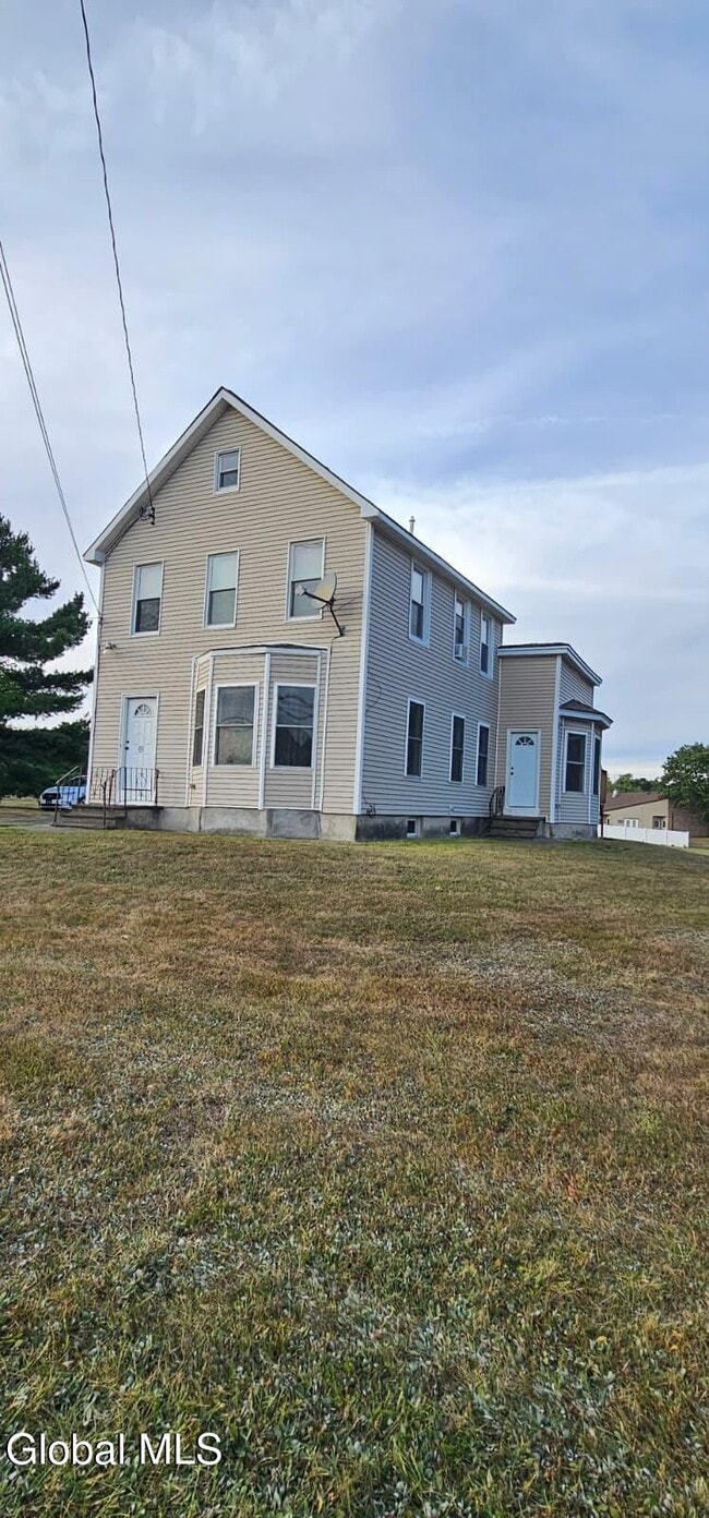 Building Photo - 363 Troy-Schenectady Rd