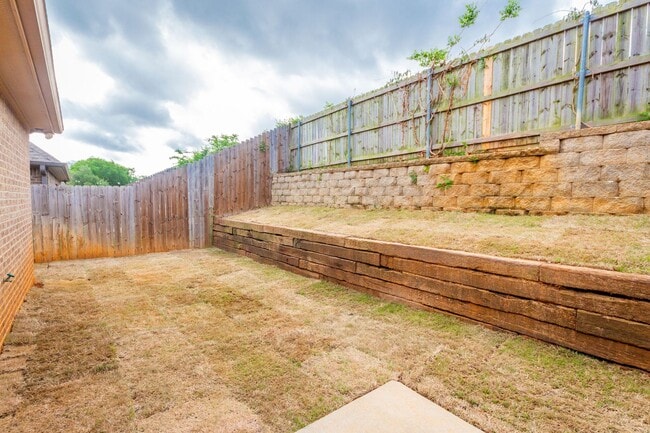 Building Photo - Available Now! Stunning 3 Bedroom 2 Bath Home in Whitehouse!