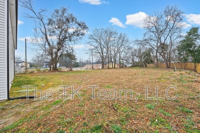 Building Photo - 1914 White St