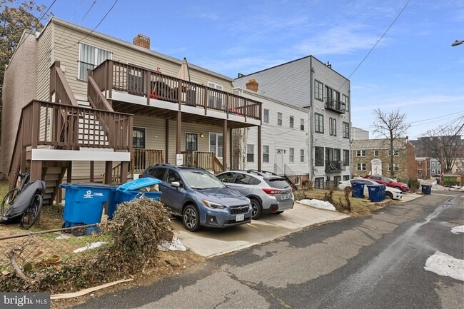 Building Photo - 1363 Childress St NE