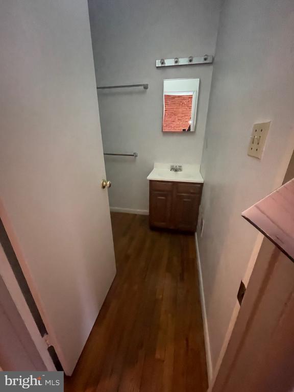 Building Photo - 222 Warren Ave