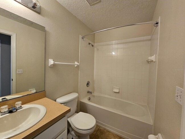 Building Photo - 608 Cresting Oak Cir