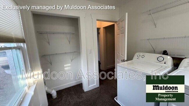 Building Photo - 1137 Van Buren St