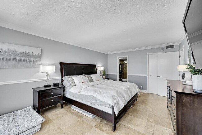 Building Photo - 531 N Ocean Blvd