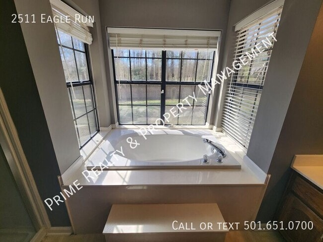 Building Photo - 2511 Eagle Run