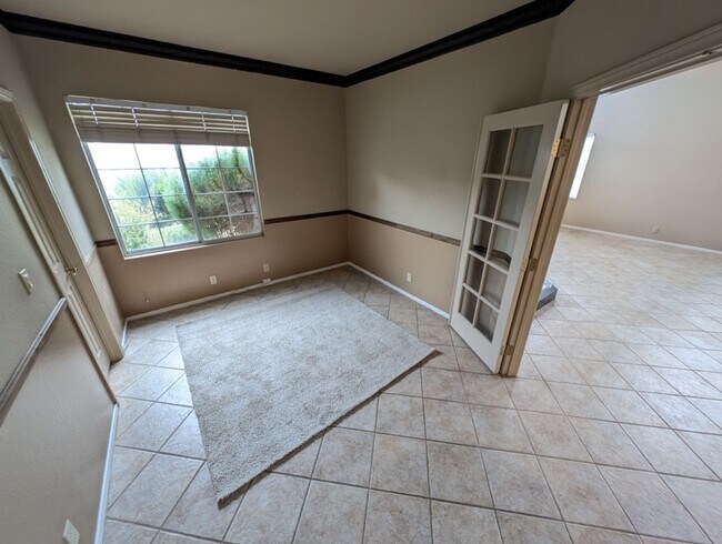 Building Photo - 2704 N Ontario Dr