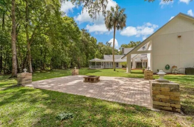 Building Photo - 21033 Violet Rd