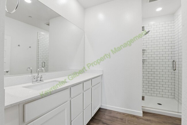 Building Photo - Modern Gilbert Lakeview Townhome in The Lakes at Annecy