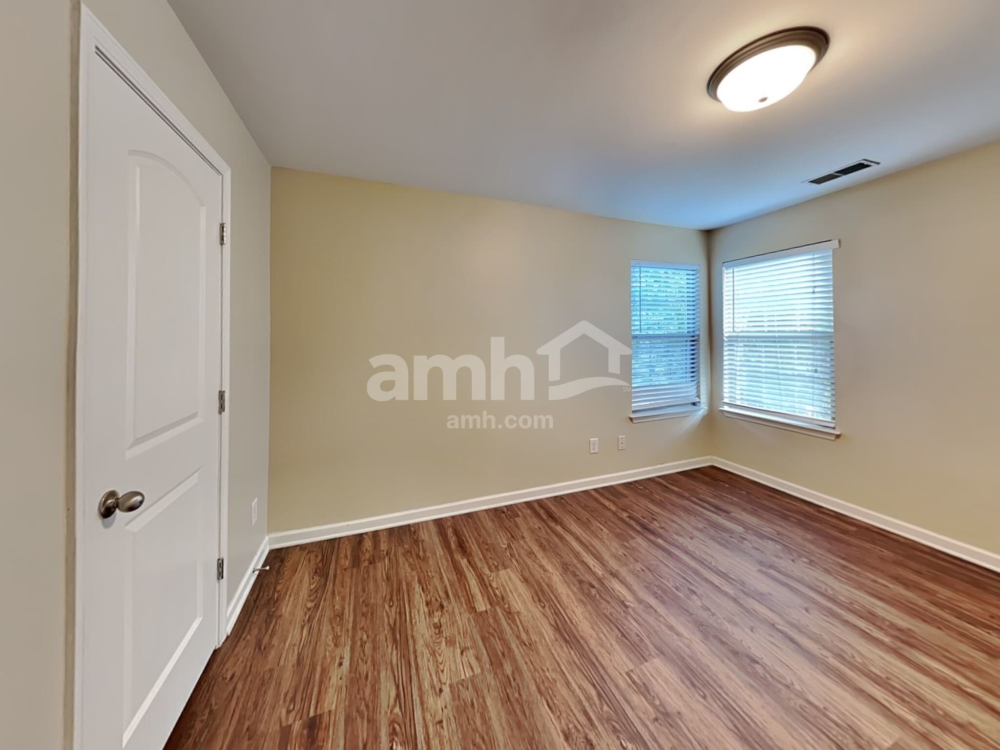 Building Photo - 484 Albion Cir
