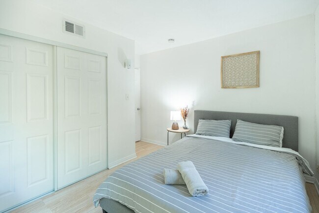 Building Photo - Cozy Zen Retreat Home with 4BD+3BA  Share ...