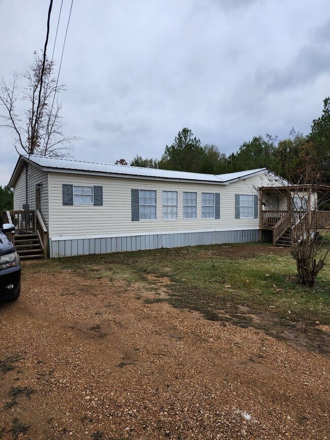 Building Photo - 739 CR 452